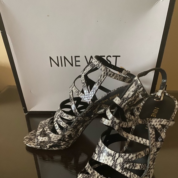 SALE 🔴 Strappy Nine West | Heels - Picture 2 of 5